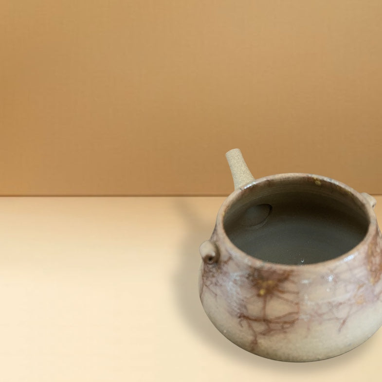 ceramicist Hitoshi Tanikawa｜yuzamashi / water cooling vessel with Mogake decoration